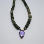 Beads Halskette Imperial Opal Damen Schmuck Nahaufnahme mit schillerndem Perlen Schmuck