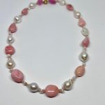 Hochwertige Beads Halskette Opal Rosa aus echten Edelstein Perlen mit zartem Schimmer, Verschluss aus 925er Silber.
