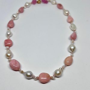 Hochwertige Beads Halskette Opal Rosa aus echten Edelstein Perlen mit zartem Schimmer, Verschluss aus 925er Silber.