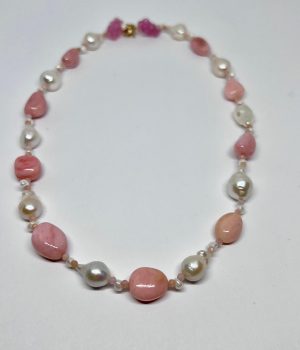 Hochwertige Beads Halskette Opal Rosa aus echten Edelstein Perlen mit zartem Schimmer, Verschluss aus 925er Silber.