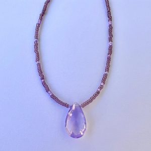 Hochwertige Beads Halskette Quartz Lavendel (Lavendelquarz), zarte Lavendel-Farbe, lange Ausführung, mit 925er Silberverschluss.