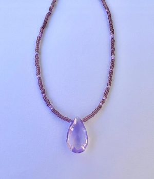 Hochwertige Beads Halskette Quartz Lavendel (Lavendelquarz), zarte Lavendel-Farbe, lange Ausführung, mit 925er Silberverschluss.