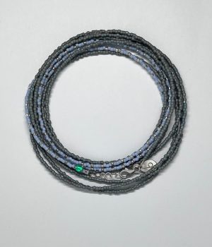 Breites Beads Wickelarmband Lava Schwarz 12-Fach mit mattem Silber-Verschluss, handgemacht.